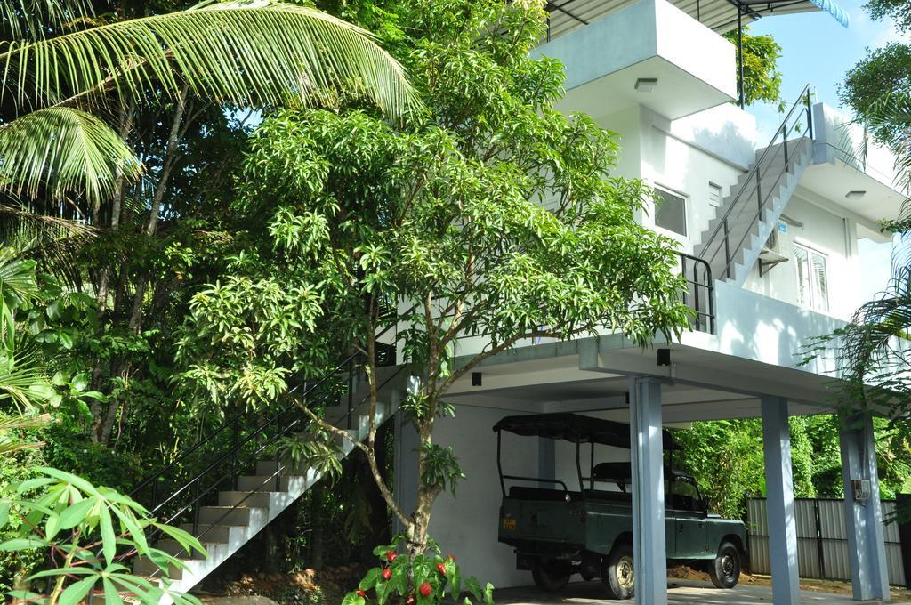 Bed and Breakfast The Fence à Bentota Extérieur photo
