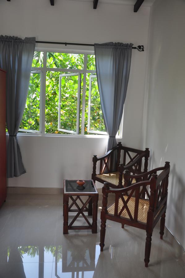 Bed and Breakfast The Fence à Bentota Extérieur photo